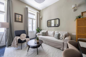 Charming Art Deco Style Apartment in the Heart of Budapest